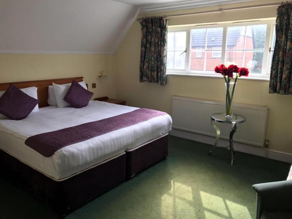 Harefield Manor Hotel Romford Bagian luar foto