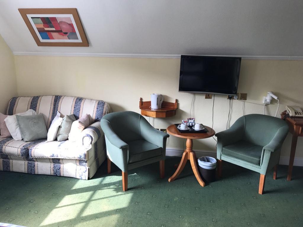 Harefield Manor Hotel Romford Bagian luar foto
