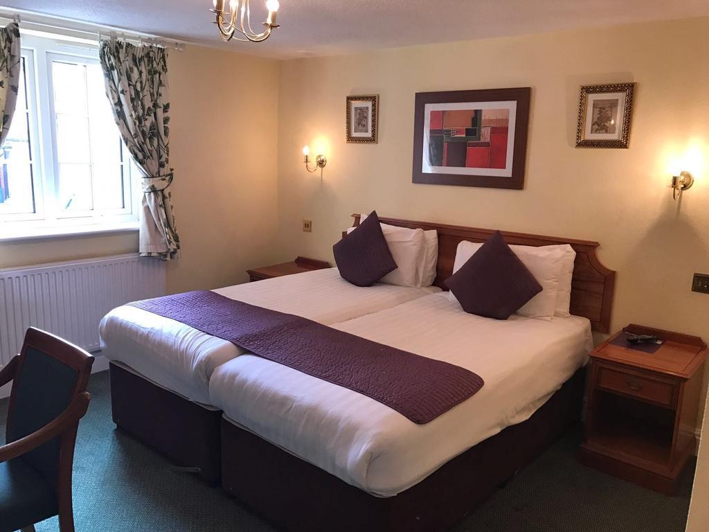 Harefield Manor Hotel Romford Bagian luar foto
