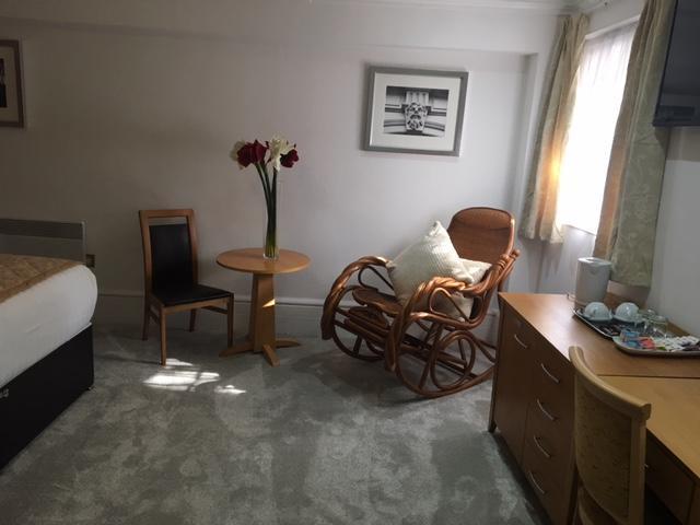 Harefield Manor Hotel Romford Bagian luar foto