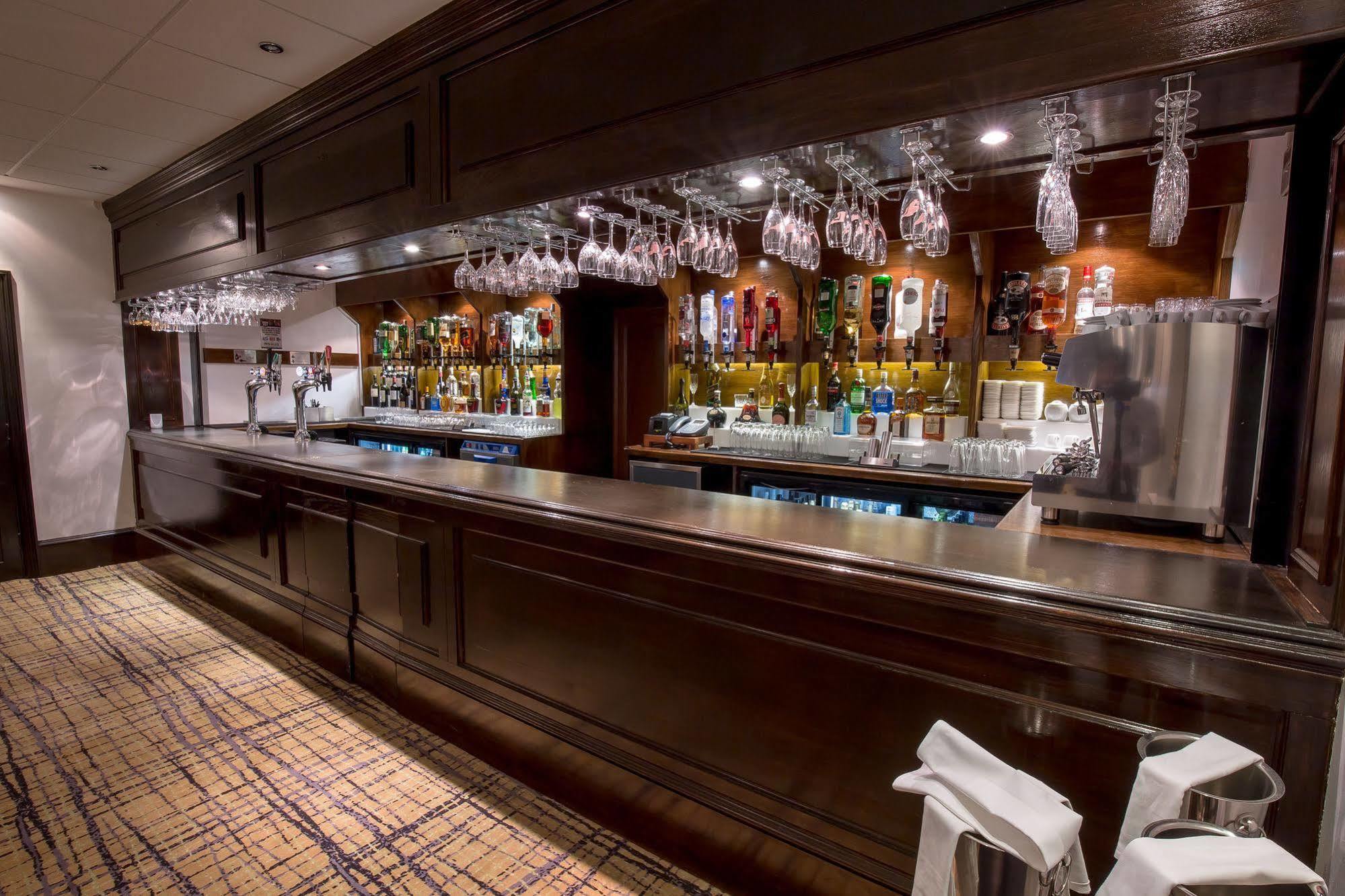 Harefield Manor Hotel Romford Bagian luar foto