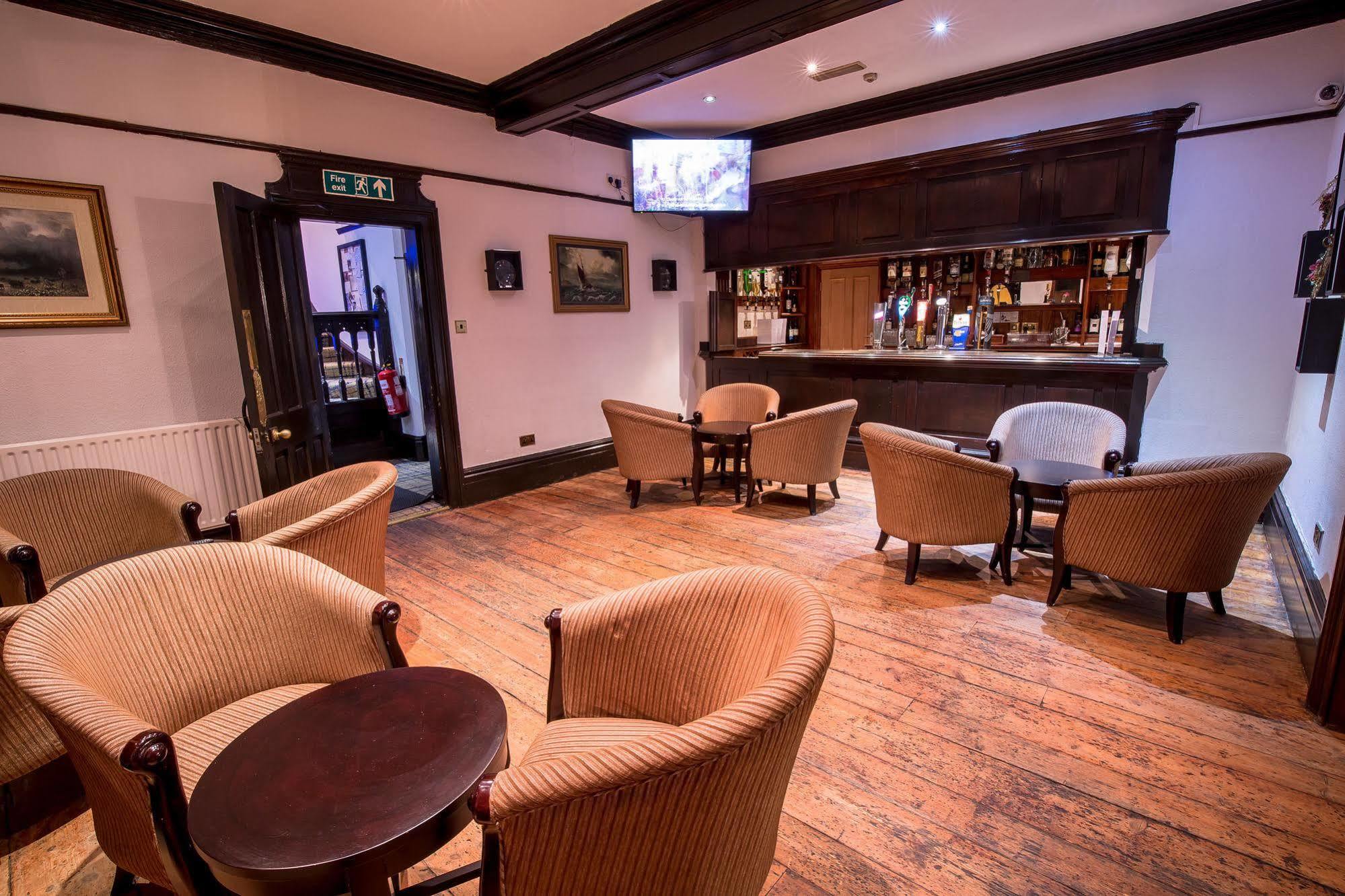 Harefield Manor Hotel Romford Bagian luar foto