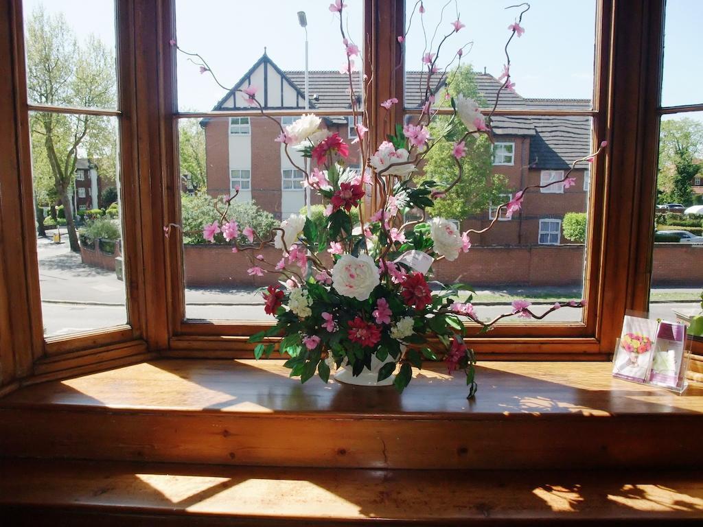 Harefield Manor Hotel Romford Bagian luar foto